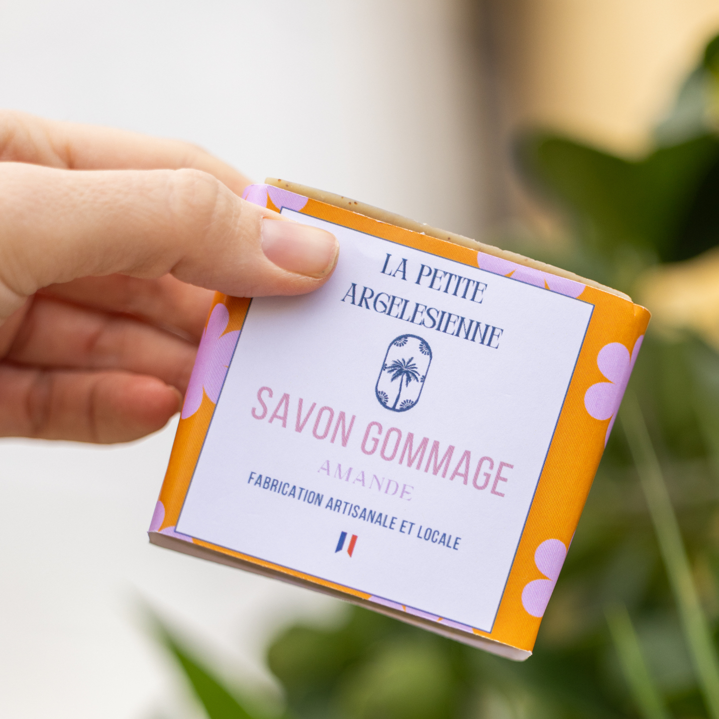 savon-gommage à l’amande