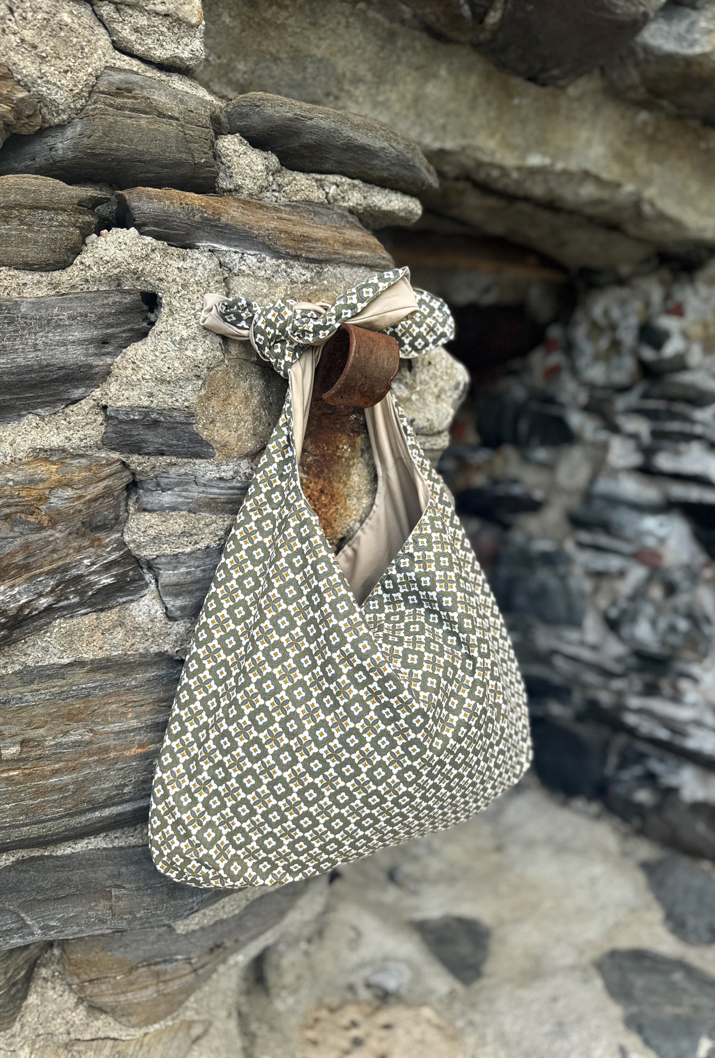 Sac artisanal réversible en tissu recyclé