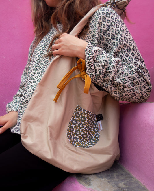 Haut upcyclé femme – création artisanale